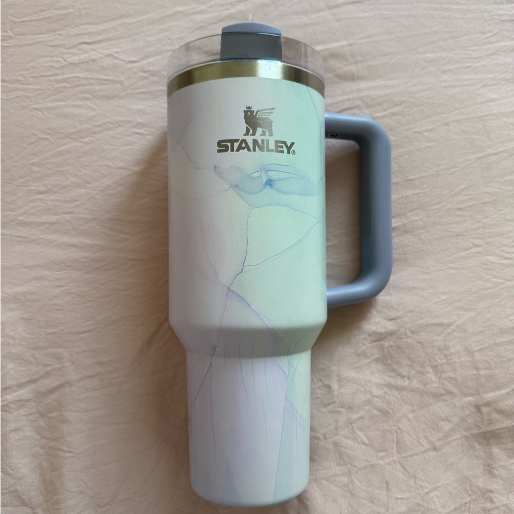 Stanley 40 oz. Quencher H2.0 FlowState Tumbler - Picture 2 of 5